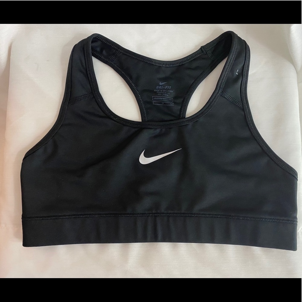 Black Nike DRI-FIT sports bra size small